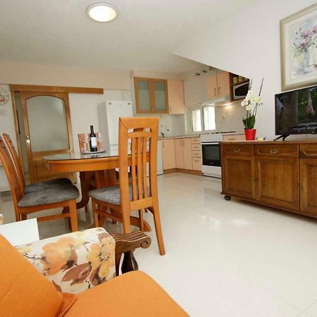 Apartmani Ivona & Ivo Макарска Экстерьер фото