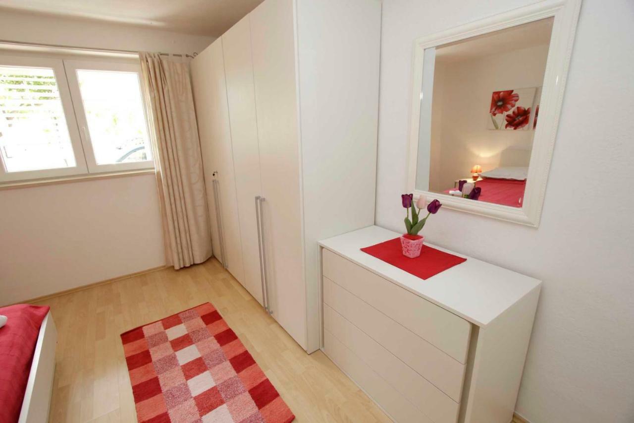 Apartmani Ivona & Ivo Макарска Экстерьер фото