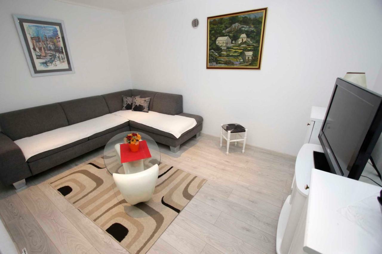 Apartmani Ivona & Ivo Макарска Экстерьер фото