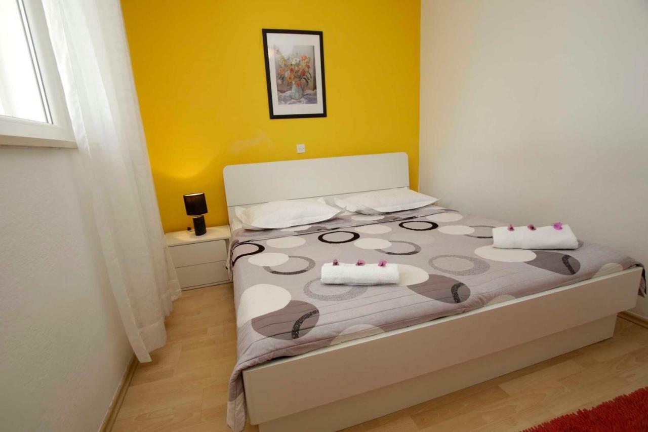 Apartmani Ivona & Ivo Макарска Экстерьер фото